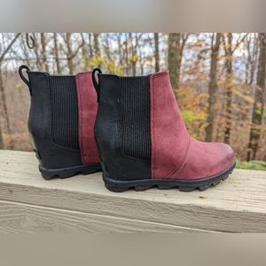 EUC - Sorel Joan of Arctic Wedge Wine 6.5 Leather